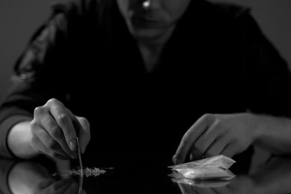 Effetti cocaina. Immediati, collaterali e a lungo termine.